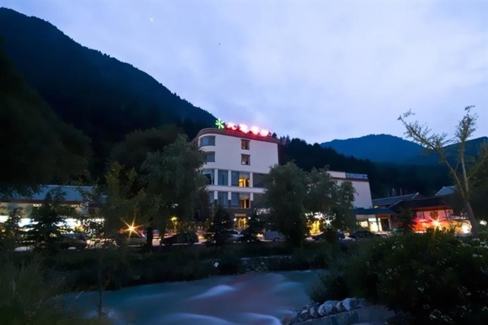 An E Courtyard Hotel Jiu Zhai Gou Branch Jiuzhaigou Exterior foto